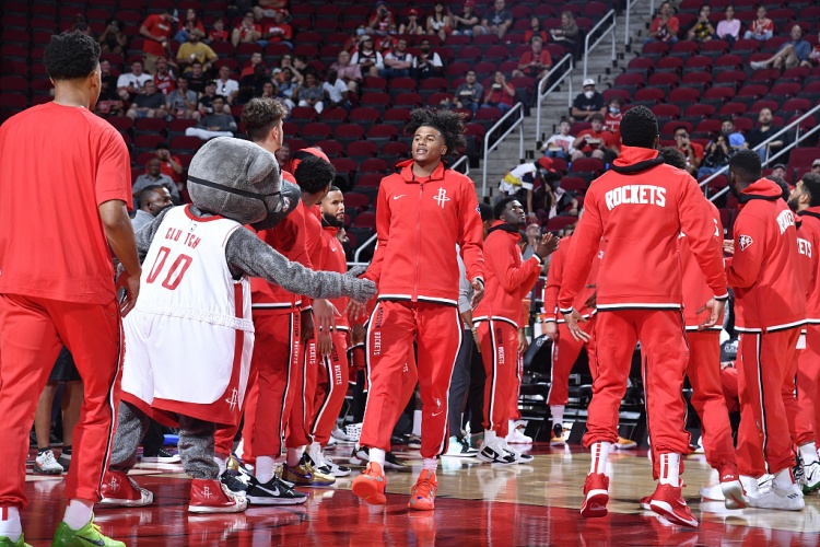 火箭核心迸发实力十足，全队实力迅速突破赛季的简单介绍